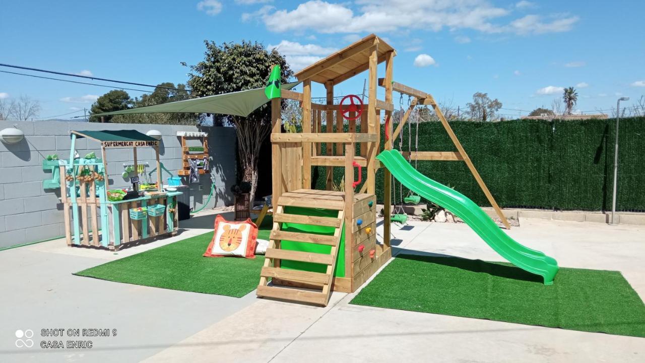 Gasthaus Casa Enric , Con Zona Infantil, Piscina Y Parking Privado Deltebre Exterior foto