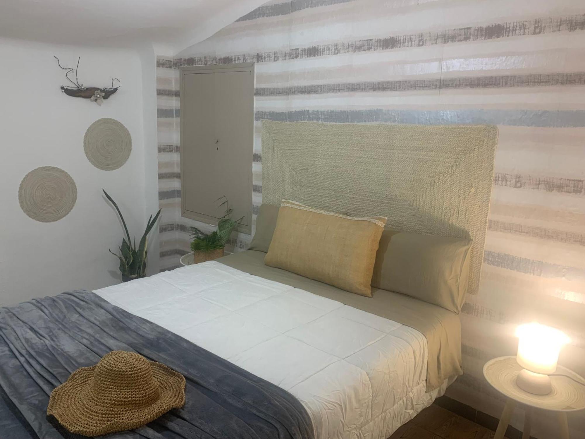 Gasthaus Casa Enric , Con Zona Infantil, Piscina Y Parking Privado Deltebre Exterior foto