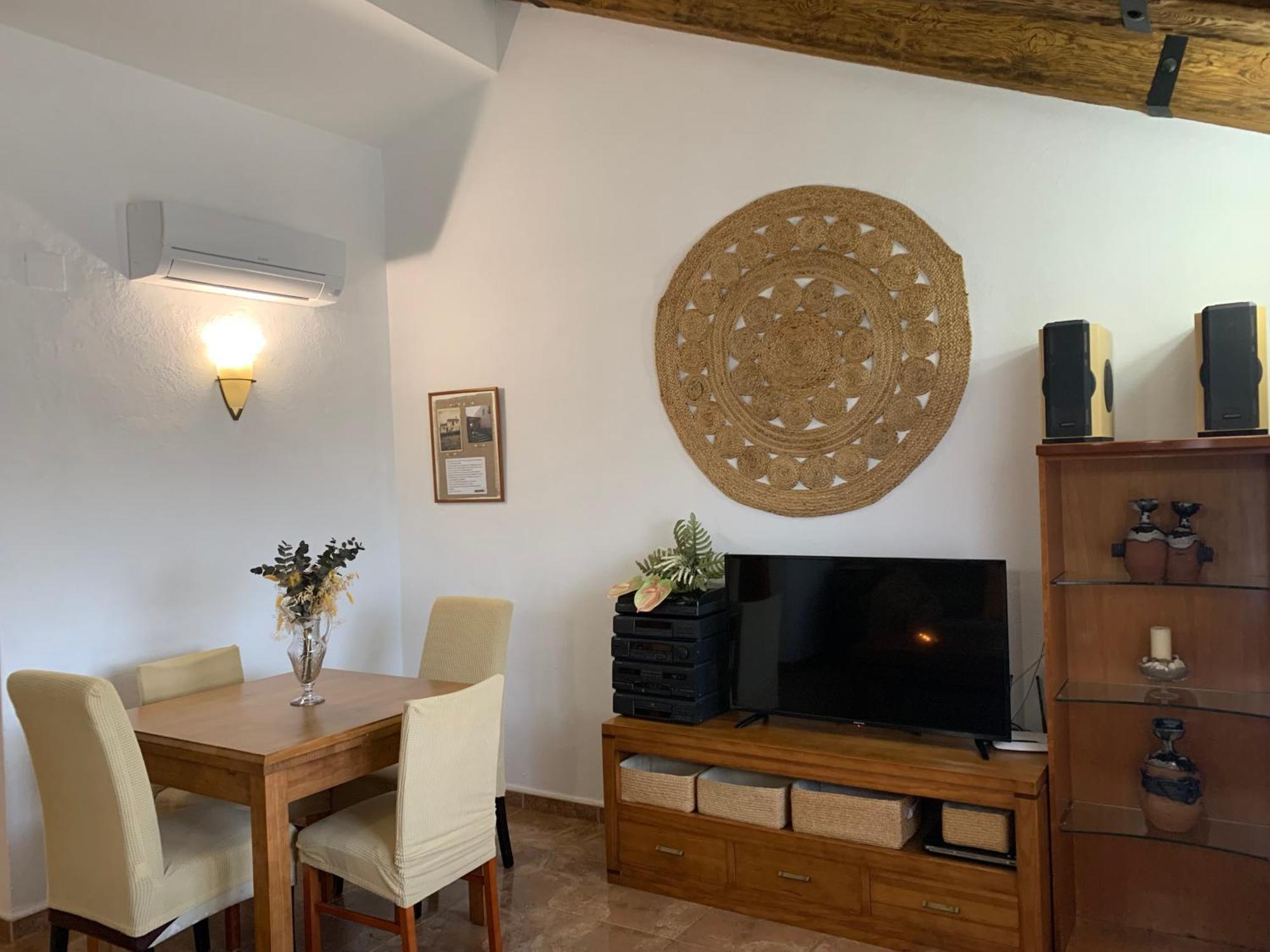 Gasthaus Casa Enric , Con Zona Infantil, Piscina Y Parking Privado Deltebre Exterior foto