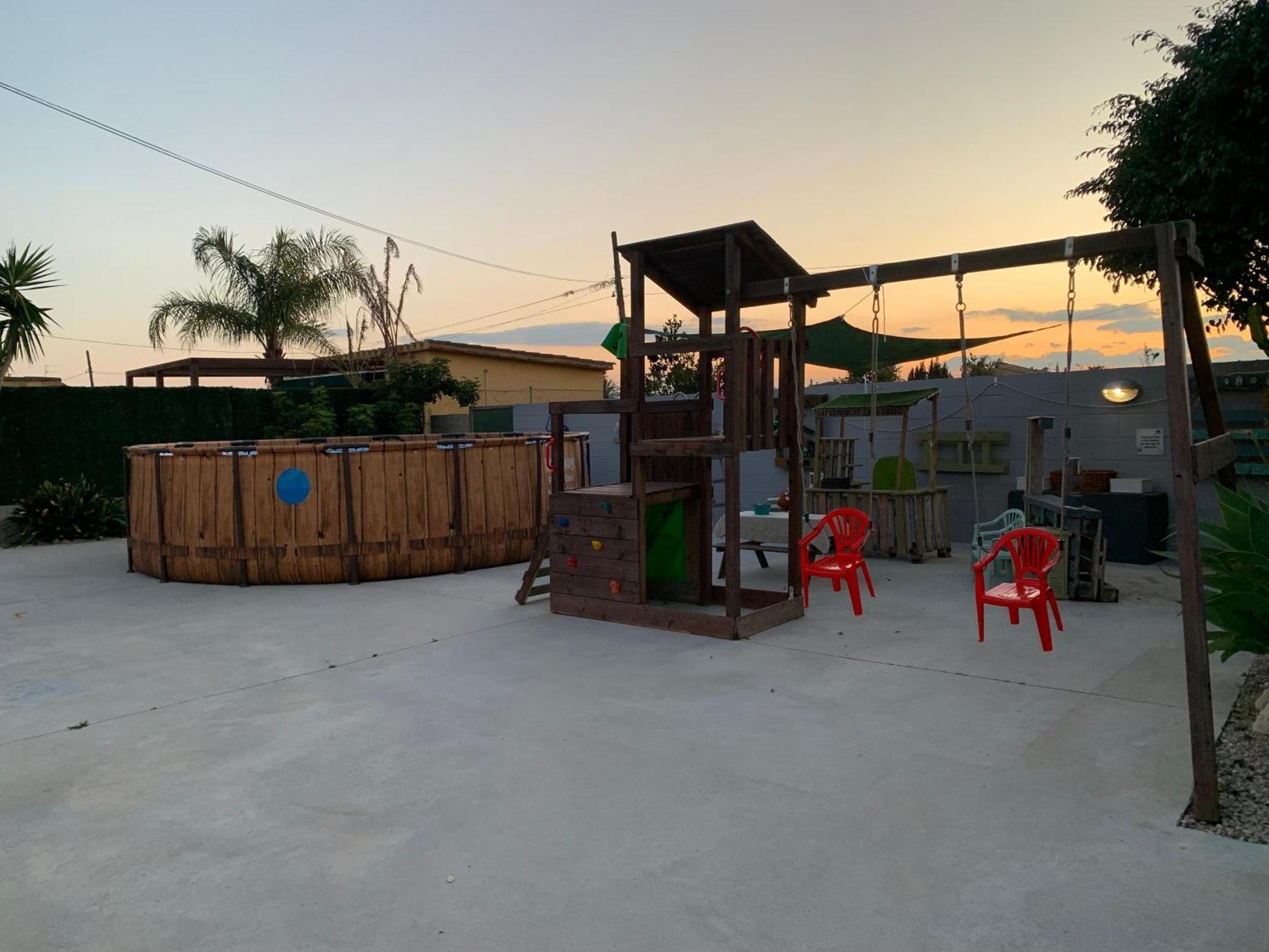 Gasthaus Casa Enric , Con Zona Infantil, Piscina Y Parking Privado Deltebre Exterior foto